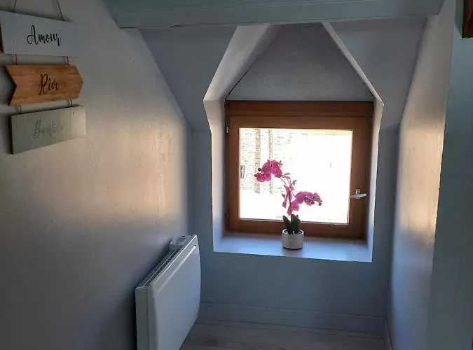 Holiday home Maison Au Pied Du Mont Saint Michel 2 Pontorson